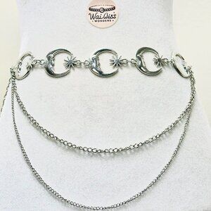Y2K 2000s style Silver chain belt with star and moon charms